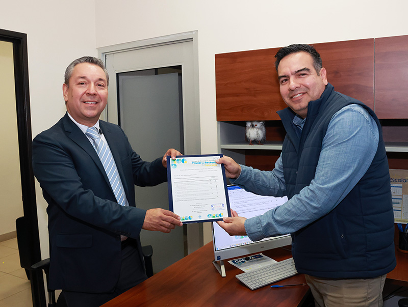 SE REGISTRA AARON AURELIO GRAGEDA BUSTAMANTE COMO ASPIRANTE AL CARGO DE RECTOR